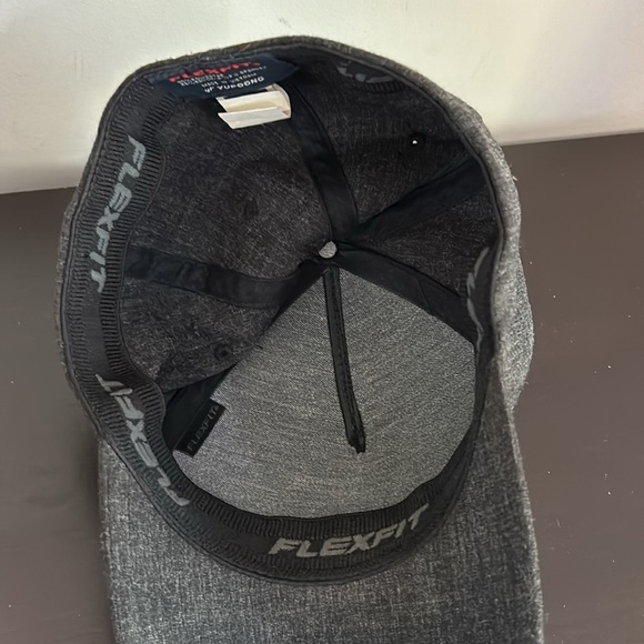 Travis Mathew Party Parrot Mens Hat Golf Dark Grey Flex Fit Sz L-XL - Picture 5 of 7